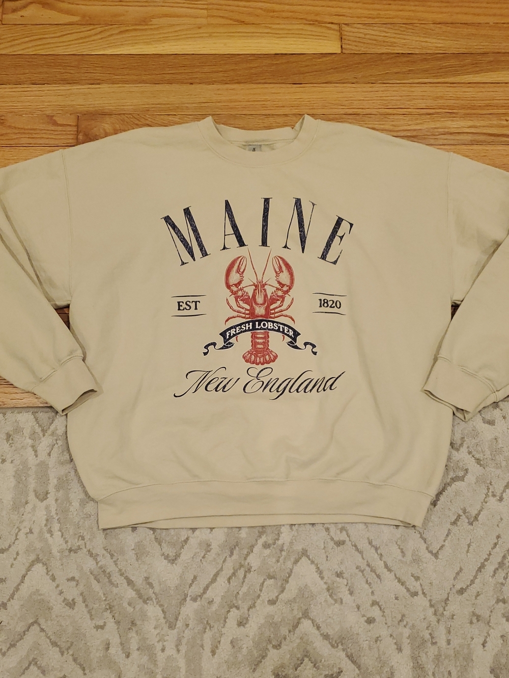 Maine New England Lobster Graphic Sweatshirt - Cream